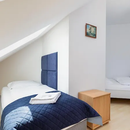 Wyjatkowy Blisko Plazy - Parking & Balkon - By Renters Apartment